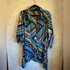 Aztec patterned button up. Lightweight. Western style. Funky.